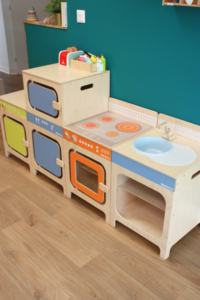 Mobilier et jouets en bois